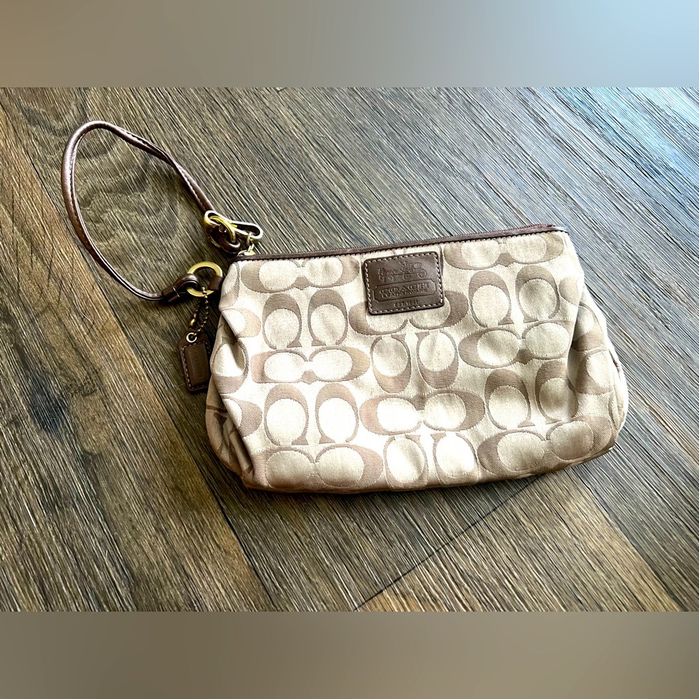 Mini coach clutch purse